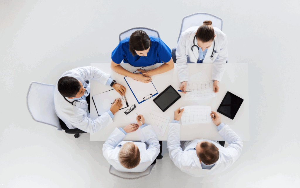 Representação visual dos principais requisitos do visto EB-1 para médicos, destacando prêmios, publicações científicas e liderança, com suporte da SG Global Group para garantir uma aplicação segura e eficiente.